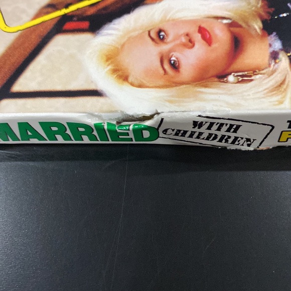 Married with Children - The Complete First Season - Picture 3 of 5